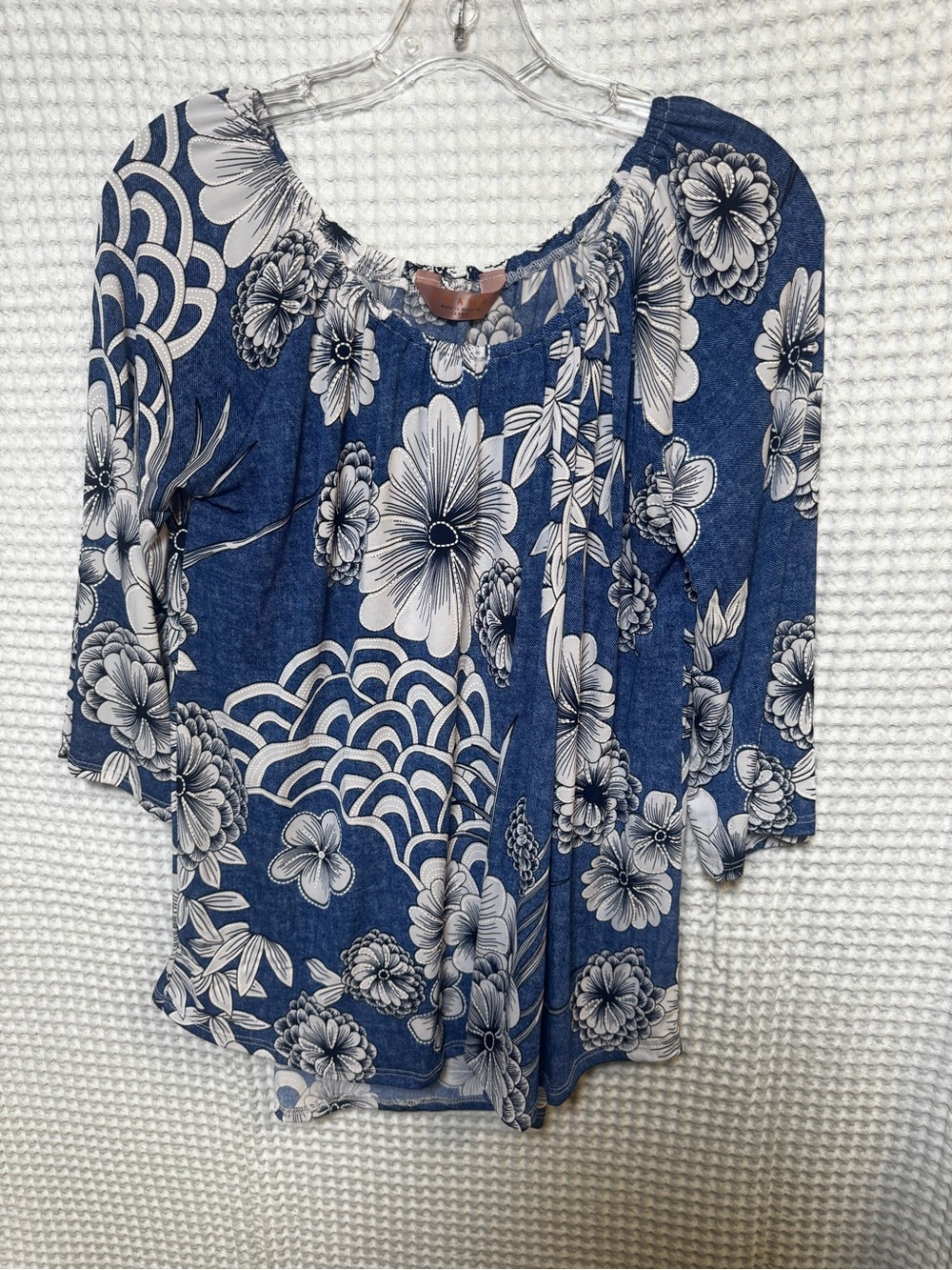 Amana Blue White Floral Scoop Neck 3/4 Sleeve Knit Blouse